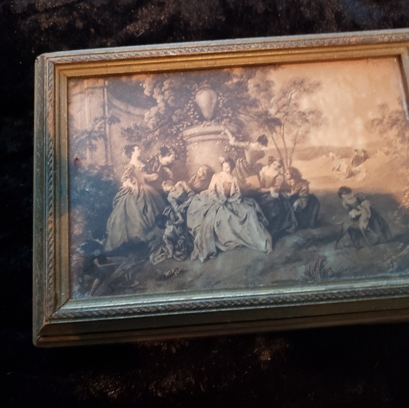 Antique box - Picture 1 of 1